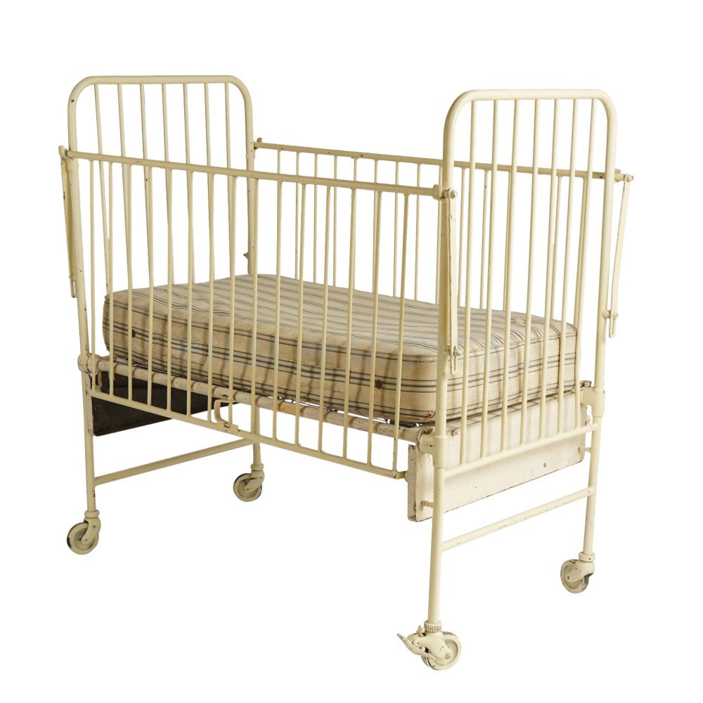 Period Cot/Crib FILM MEDICAL